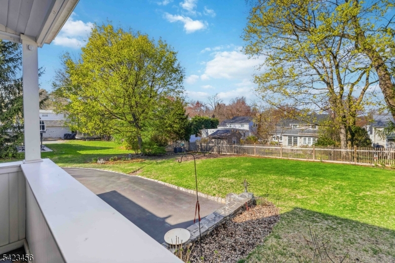 54 Knollwood Ave