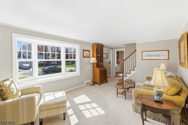 54 Knollwood Ave