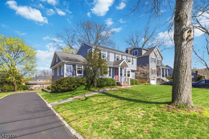 54 Knollwood Ave