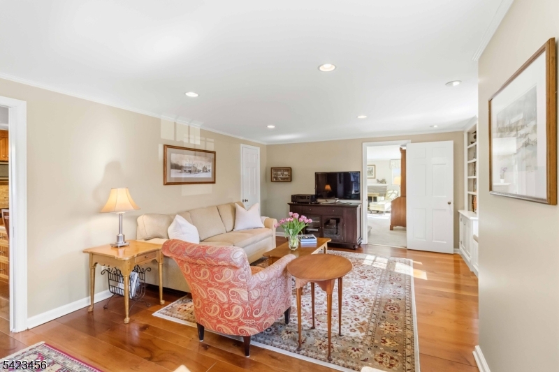 54 Knollwood Ave