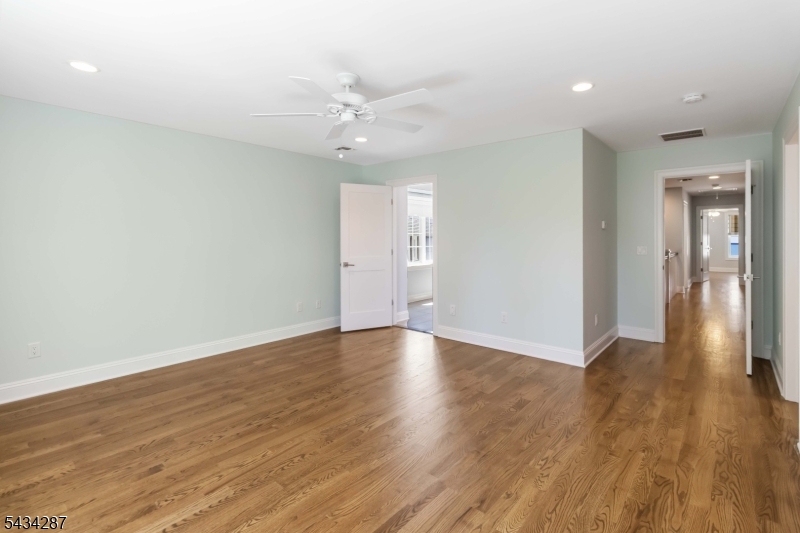 119 Park Avenue B