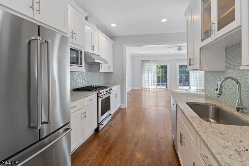 119 Park Avenue B