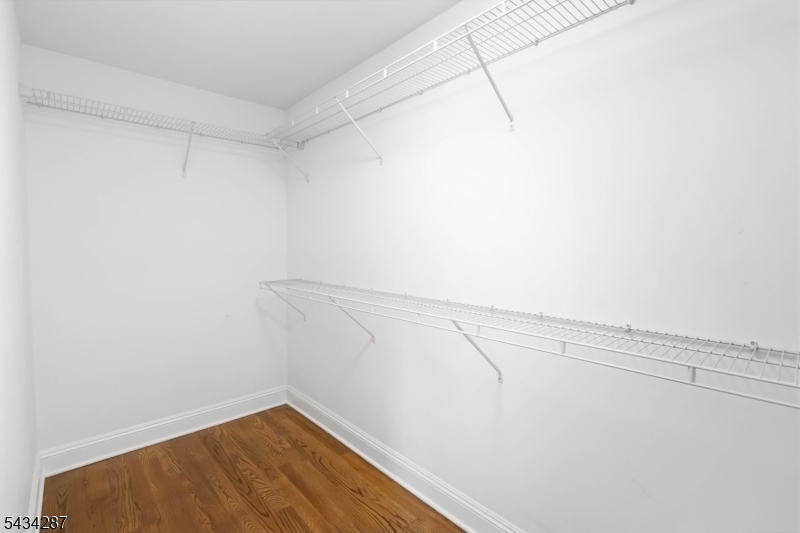 119 Park Avenue B