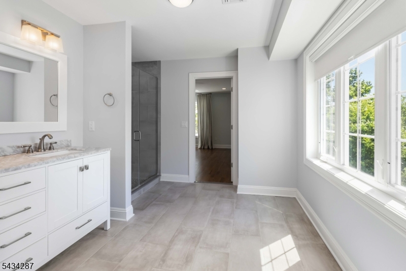 119 Park Avenue B