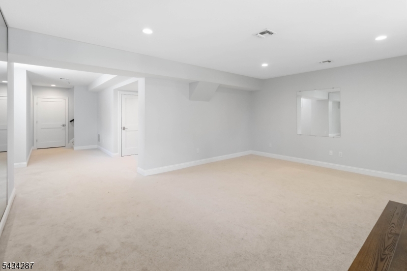 119 Park Avenue B