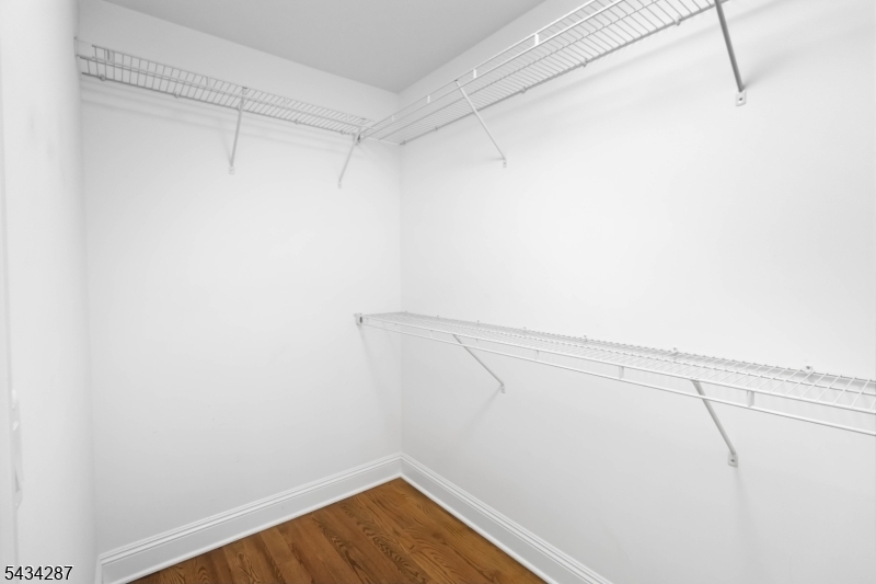 119 Park Avenue B