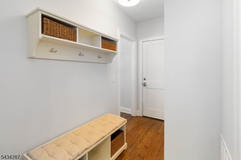 119 Park Avenue B