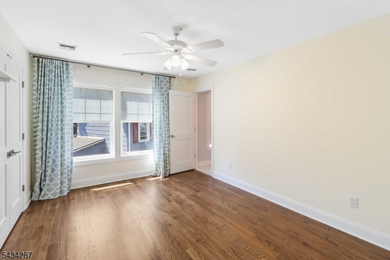 119 Park Avenue B