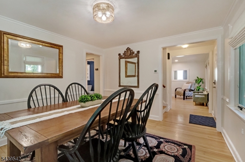 10 Meadow Rd