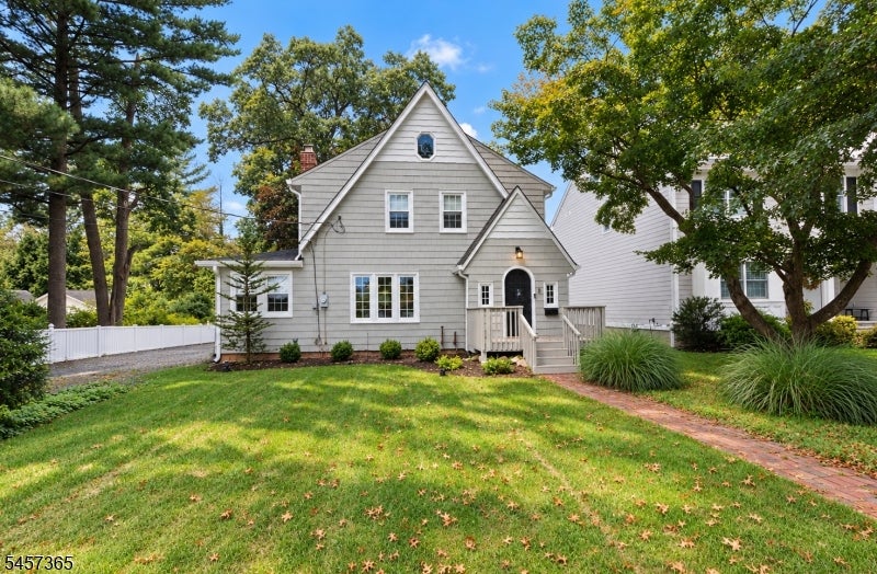 8 S Oak Ct