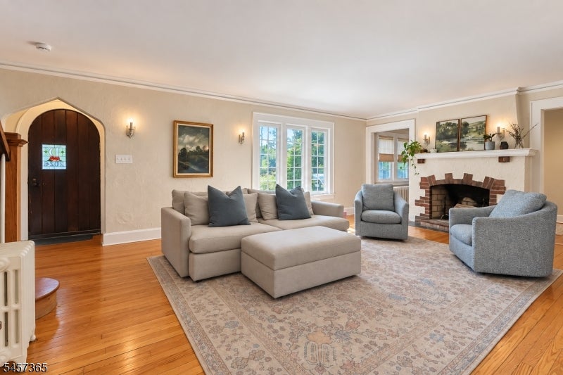 8 S Oak Ct