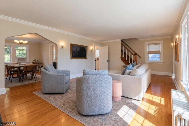 8 S Oak Ct