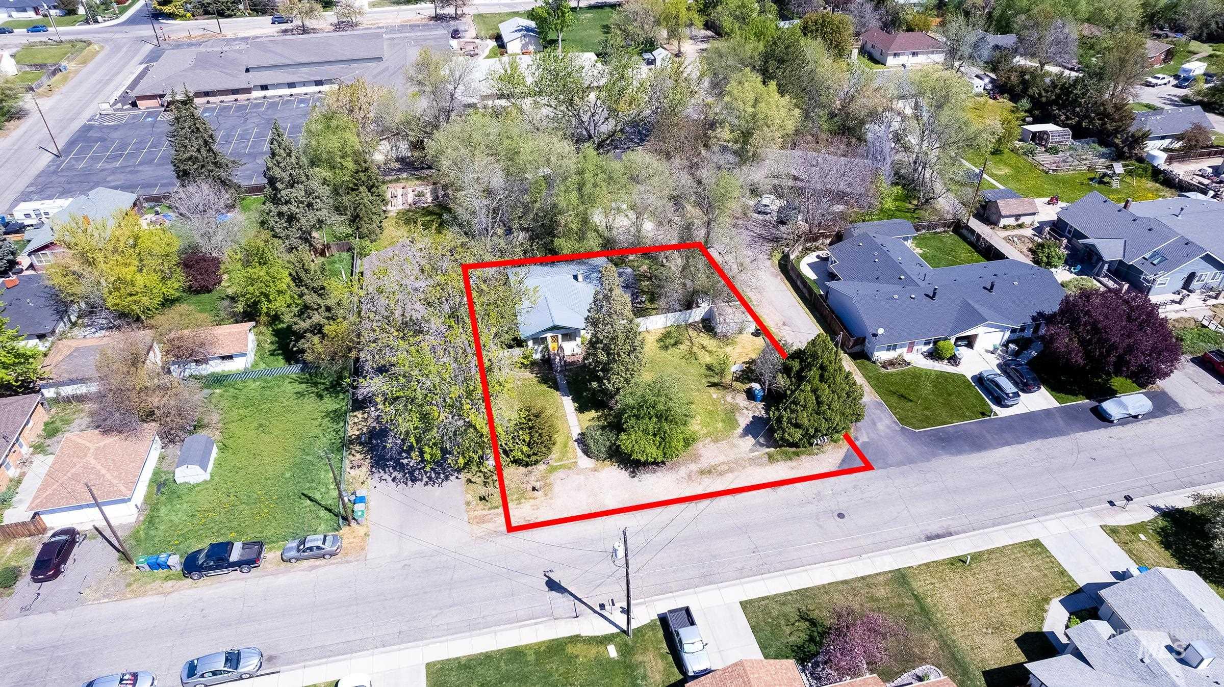 7014 W Petrie