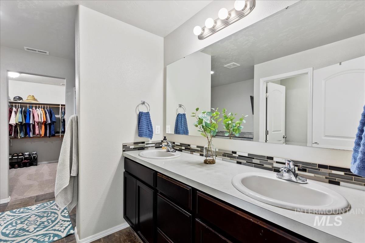 1015 E Cape Elizabeth Dr