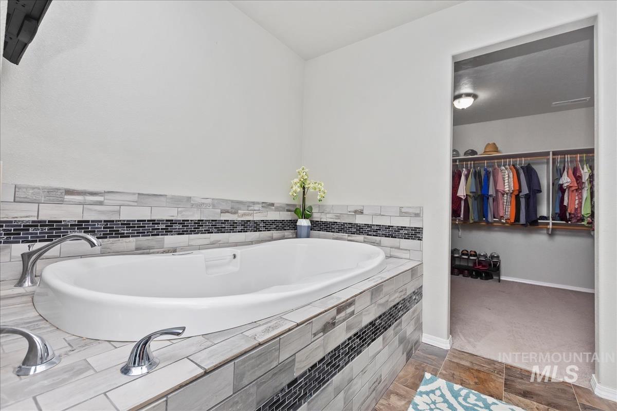 1015 E Cape Elizabeth Dr