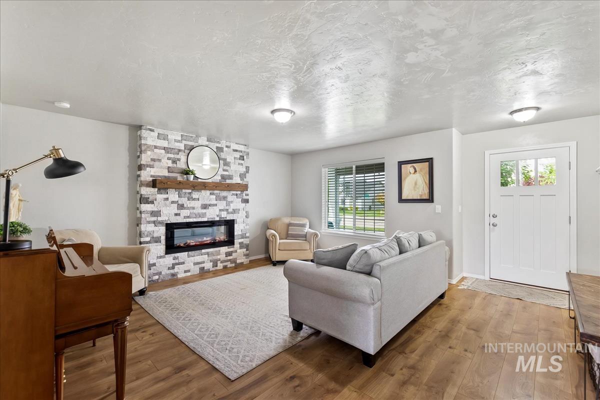 1015 E Cape Elizabeth Dr
