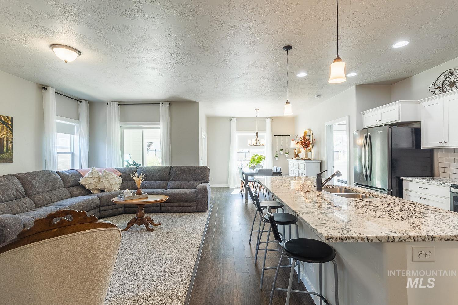 5559 W Song Sparrow St