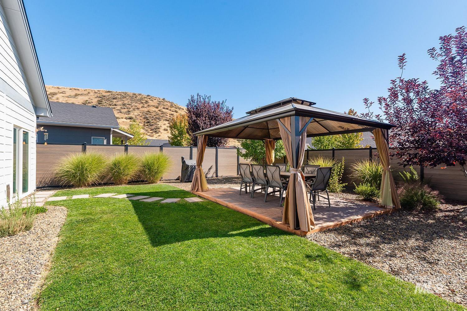 5559 W Song Sparrow St