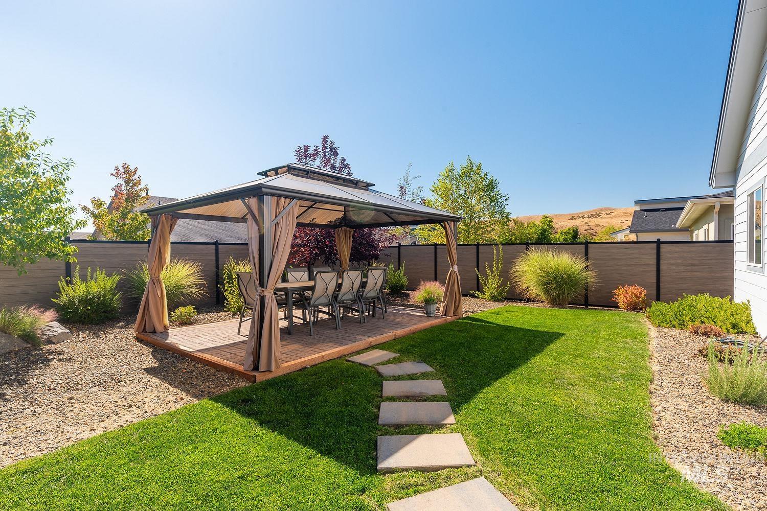5559 W Song Sparrow St