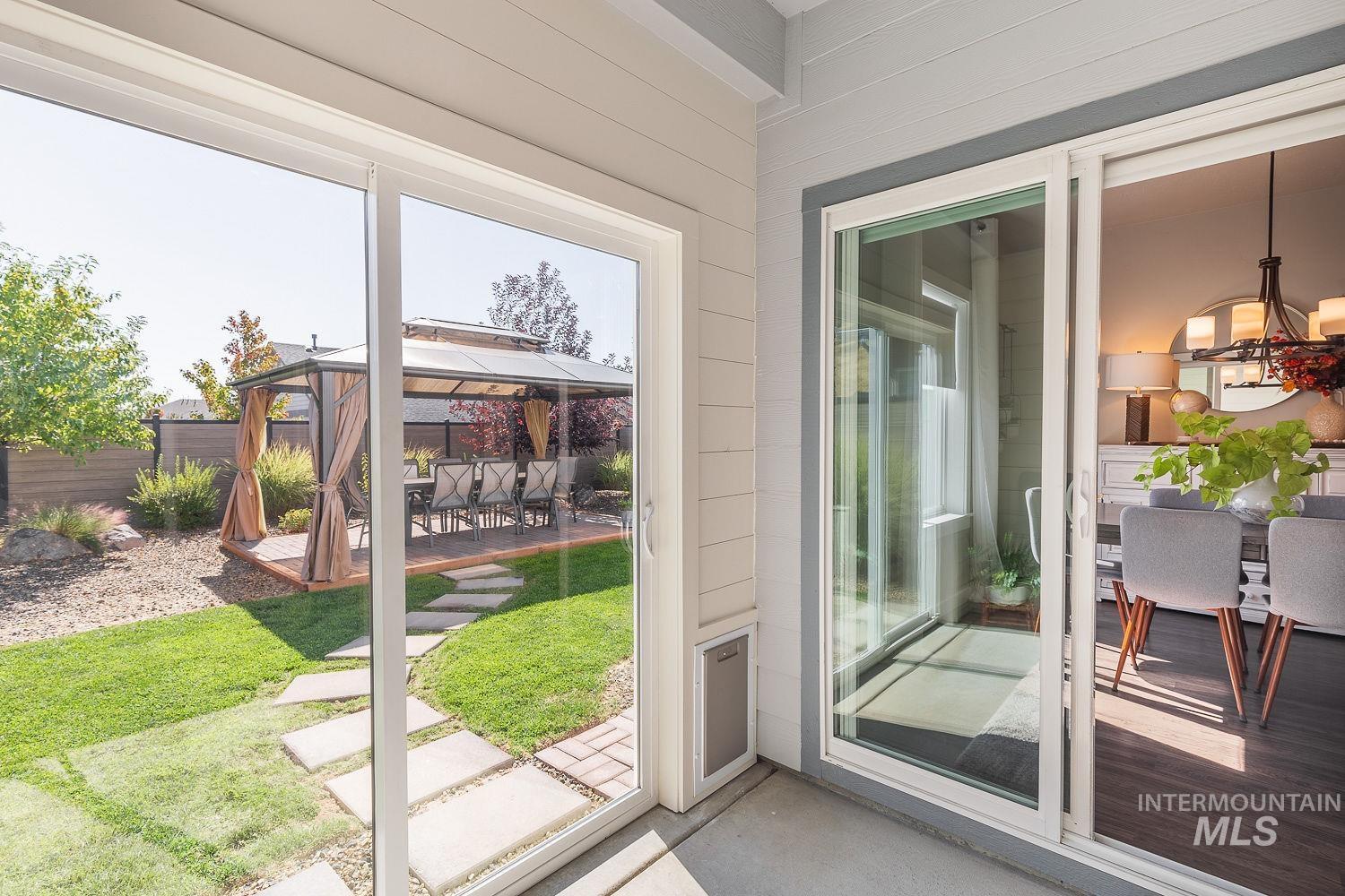 5559 W Song Sparrow St