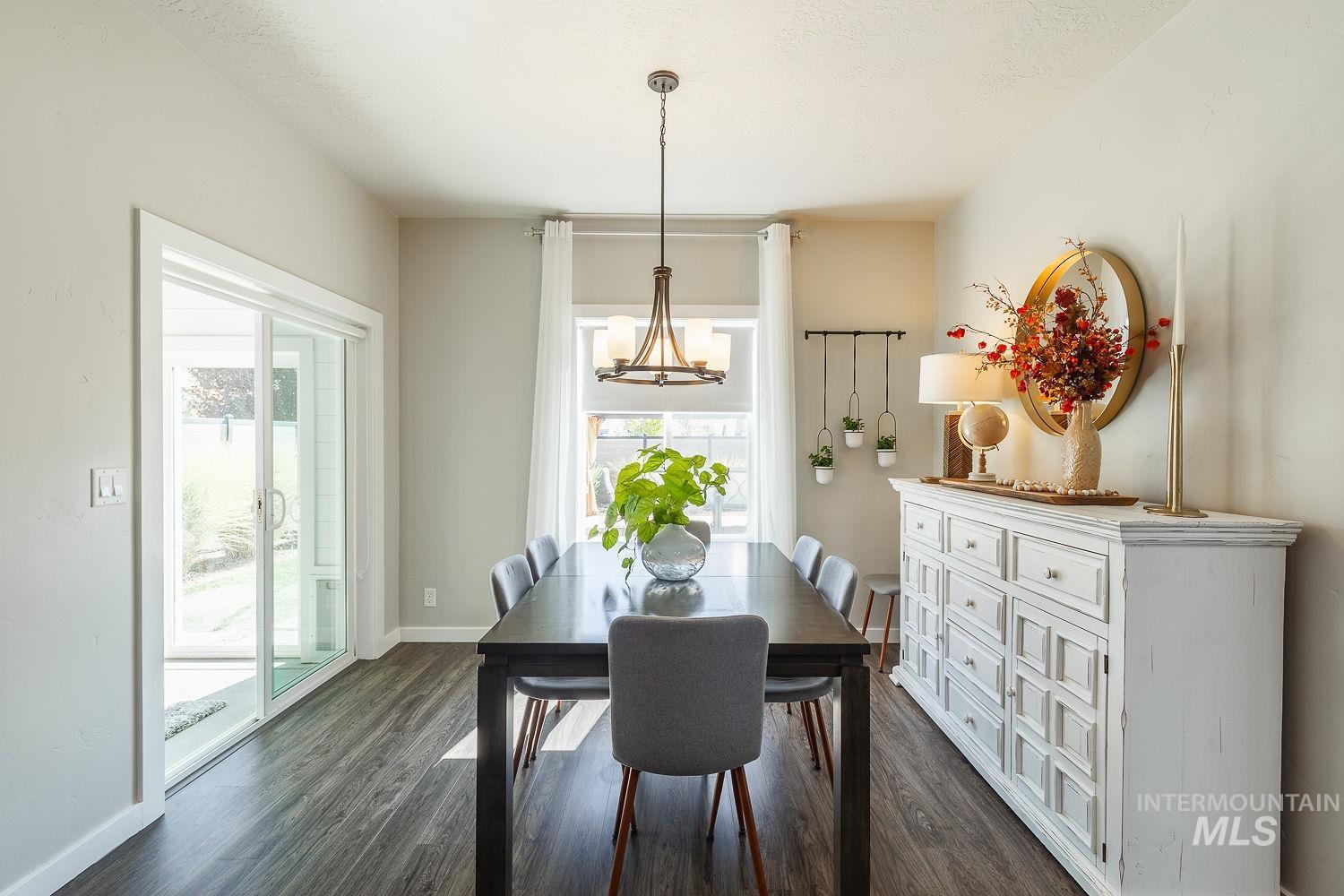 5559 W Song Sparrow St