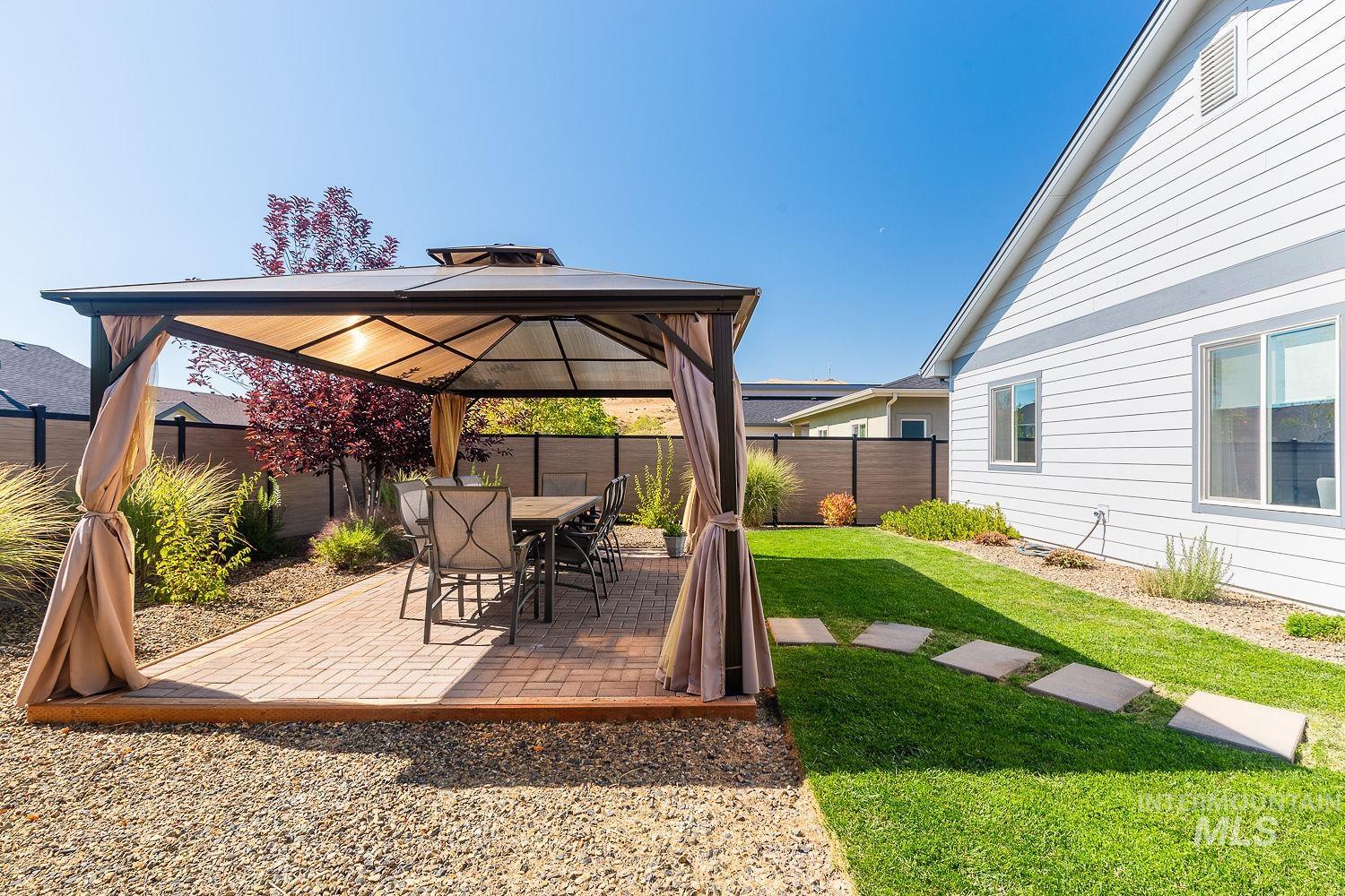 5559 W Song Sparrow St