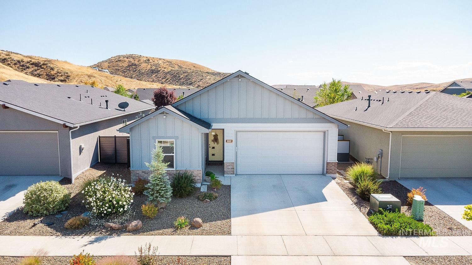 5559 W Song Sparrow St