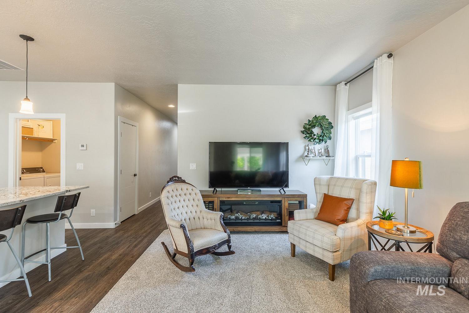 5559 W Song Sparrow St