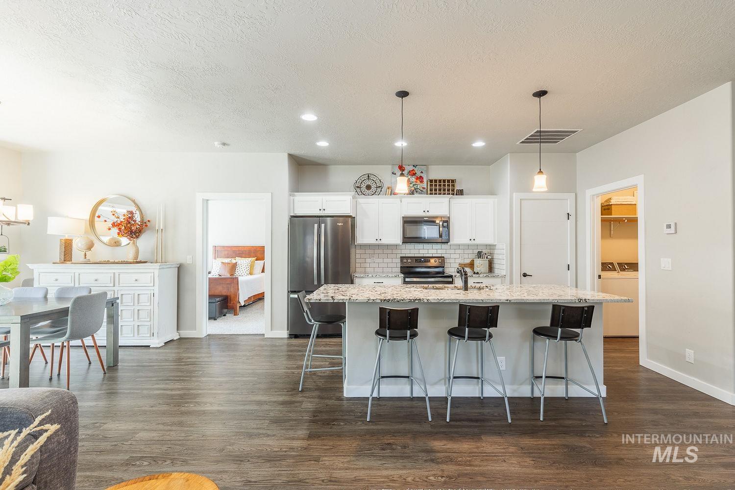 5559 W Song Sparrow St