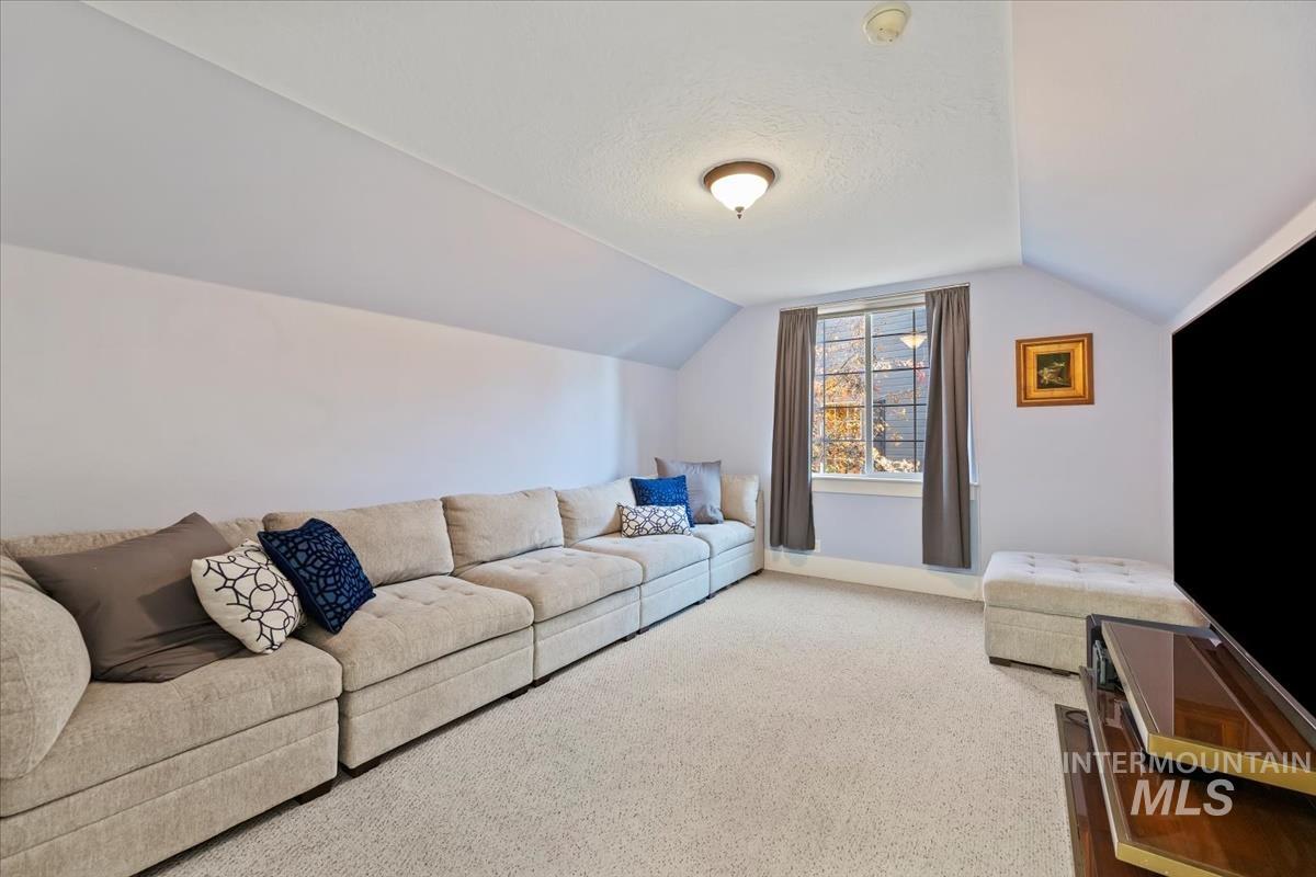 5613 W Farm Market Rd