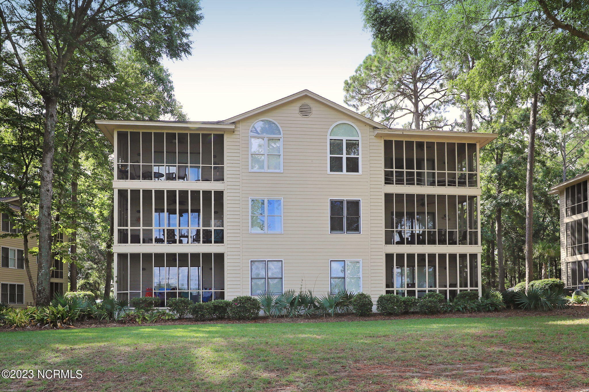 219 Clubhouse Road, # 403