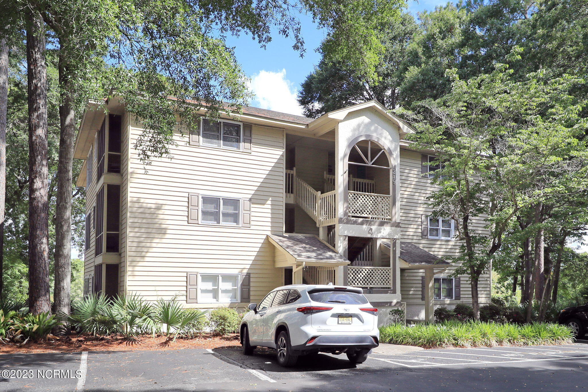 219 Clubhouse Road, # 403
