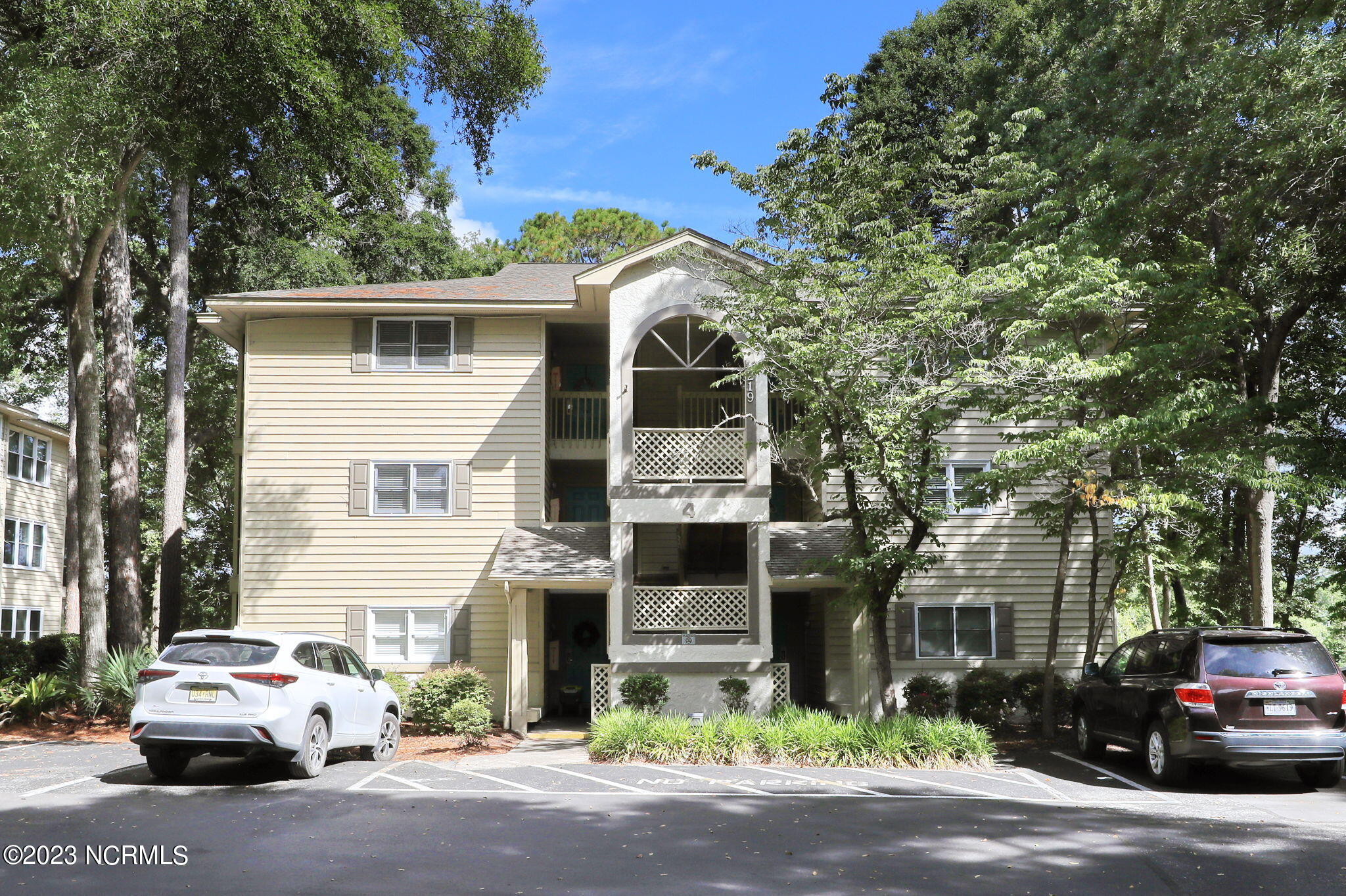 219 Clubhouse Road, # 403
