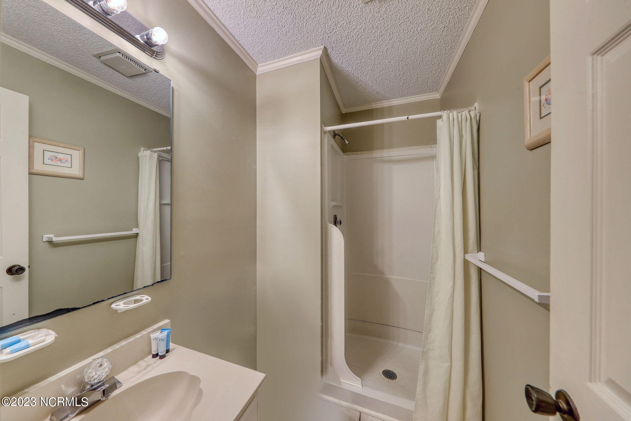 609 Hillside Avenue S, D-20