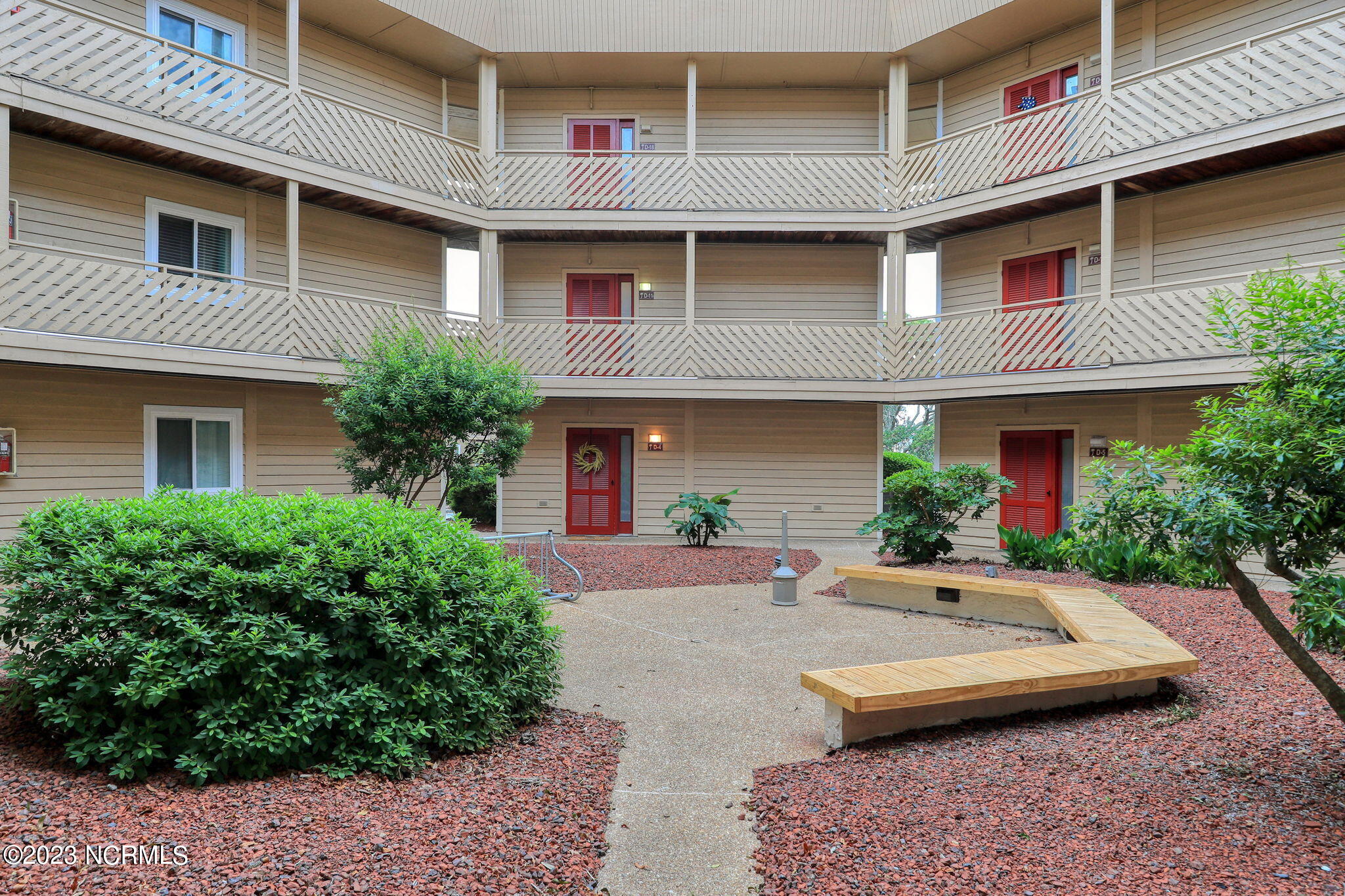609 Hillside Avenue S, D-20