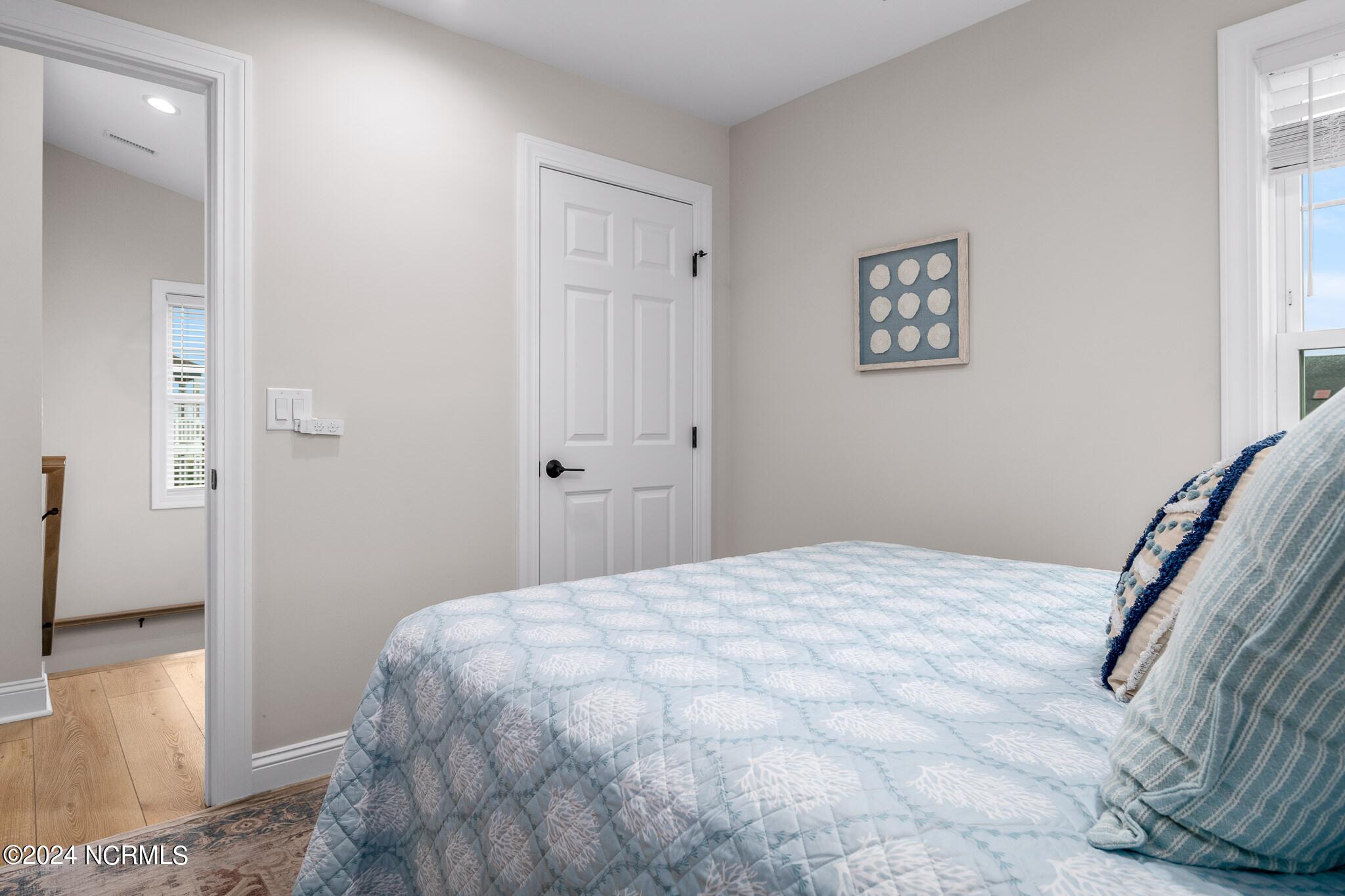 120 Ocean Boulevard E