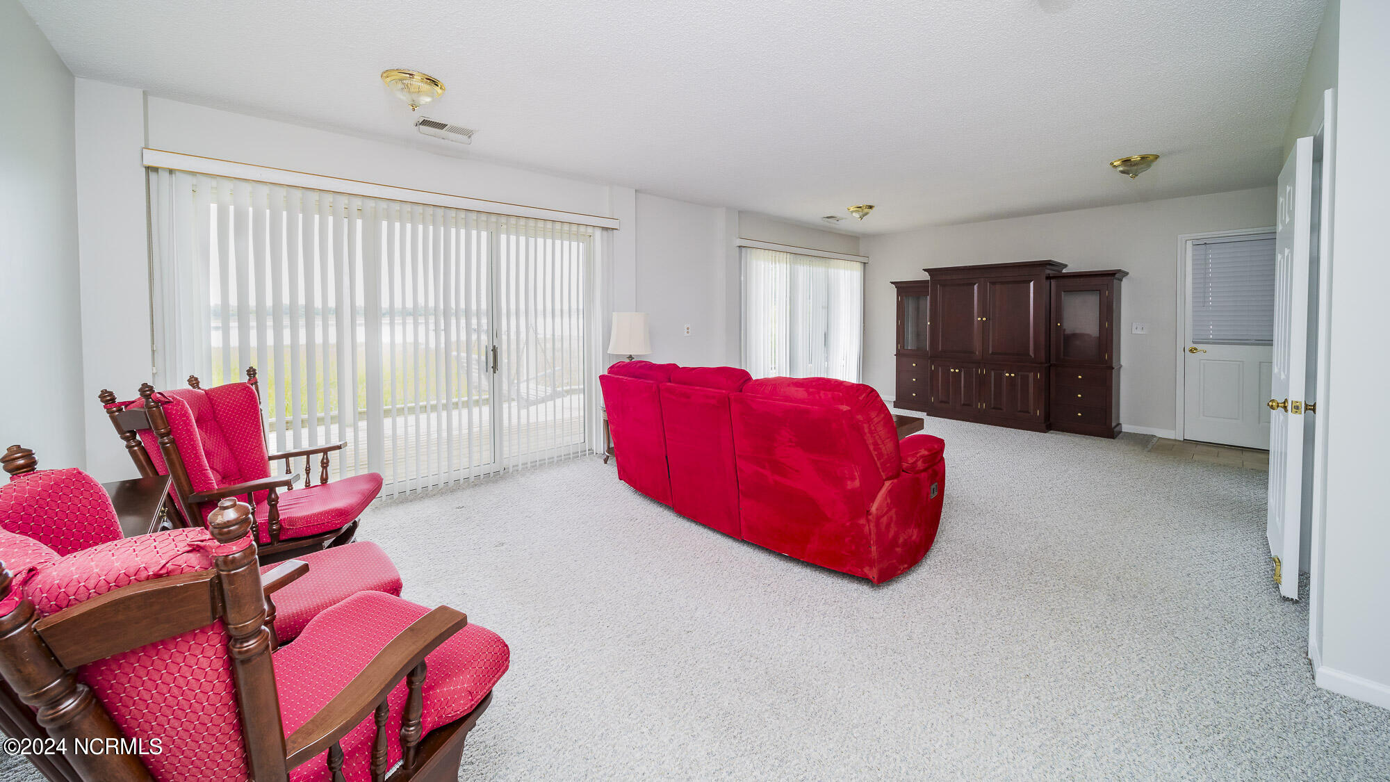 213 W Canal Avenue