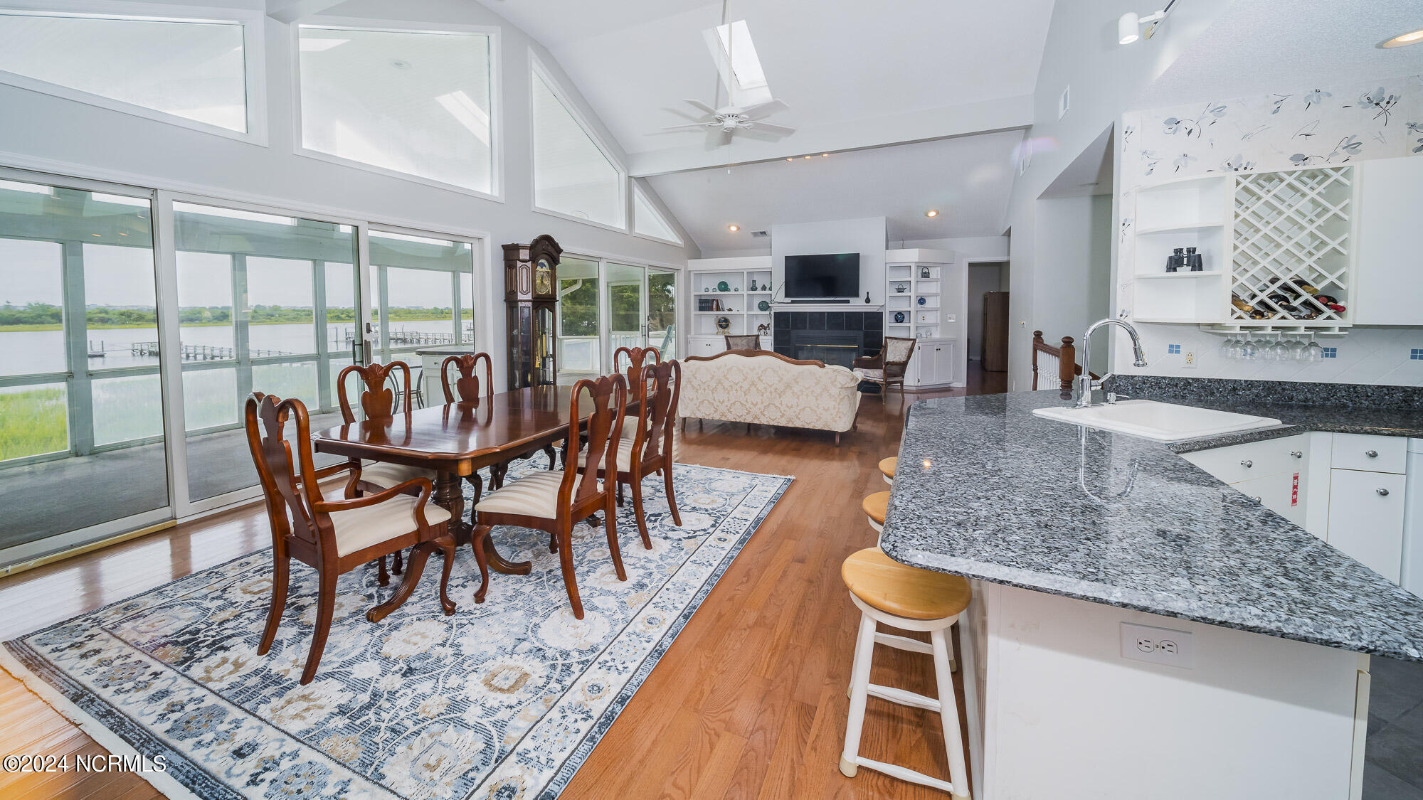 213 W Canal Avenue