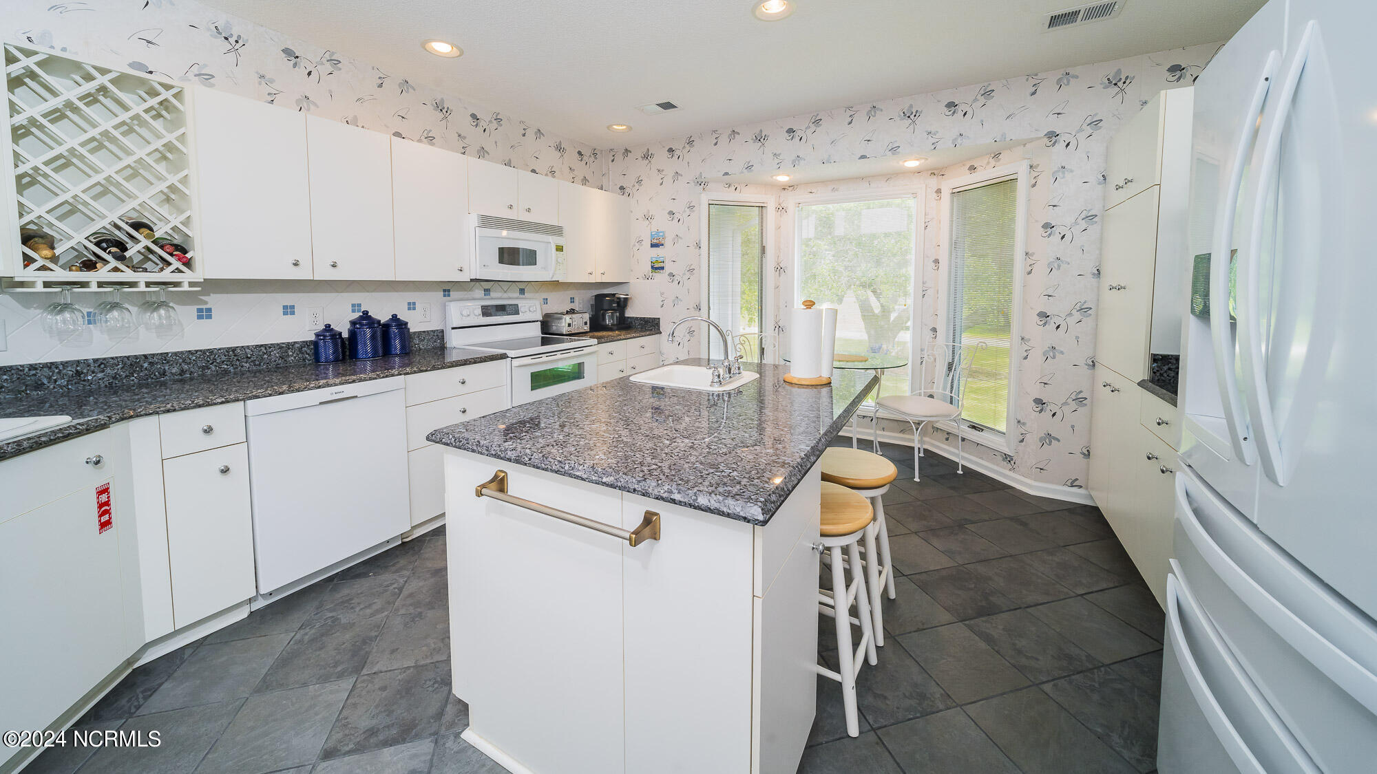 213 W Canal Avenue