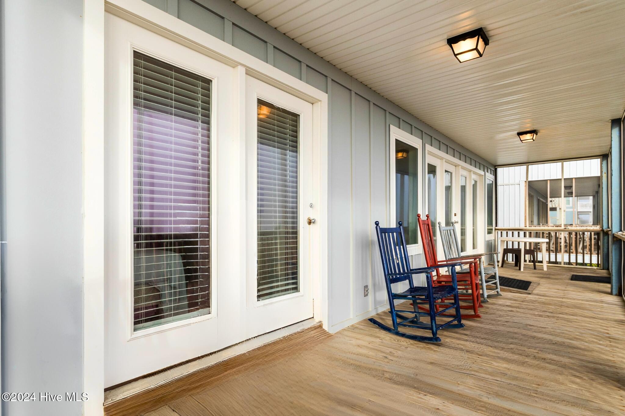 943 Ocean Boulevard W