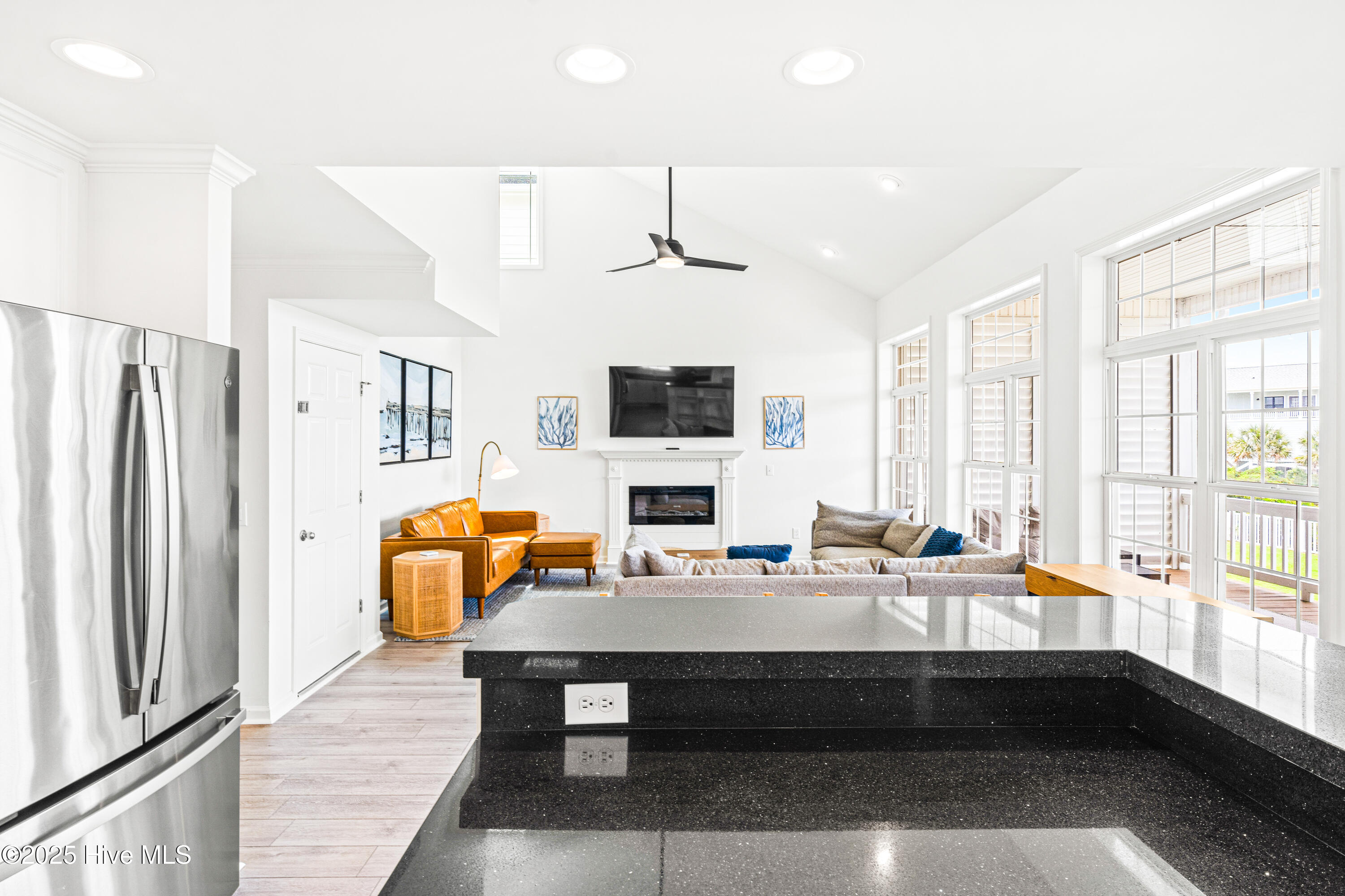 271 E Second Street