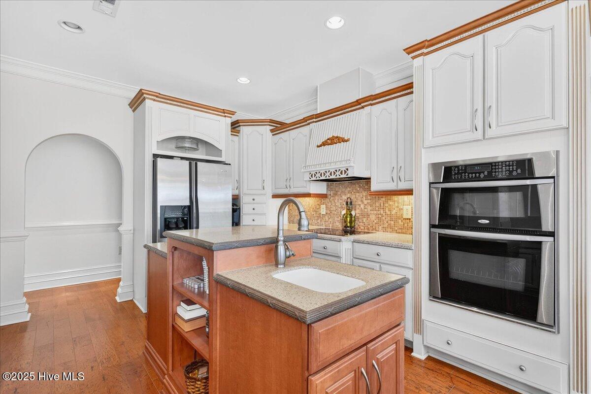 1019 Ridgewood Drive