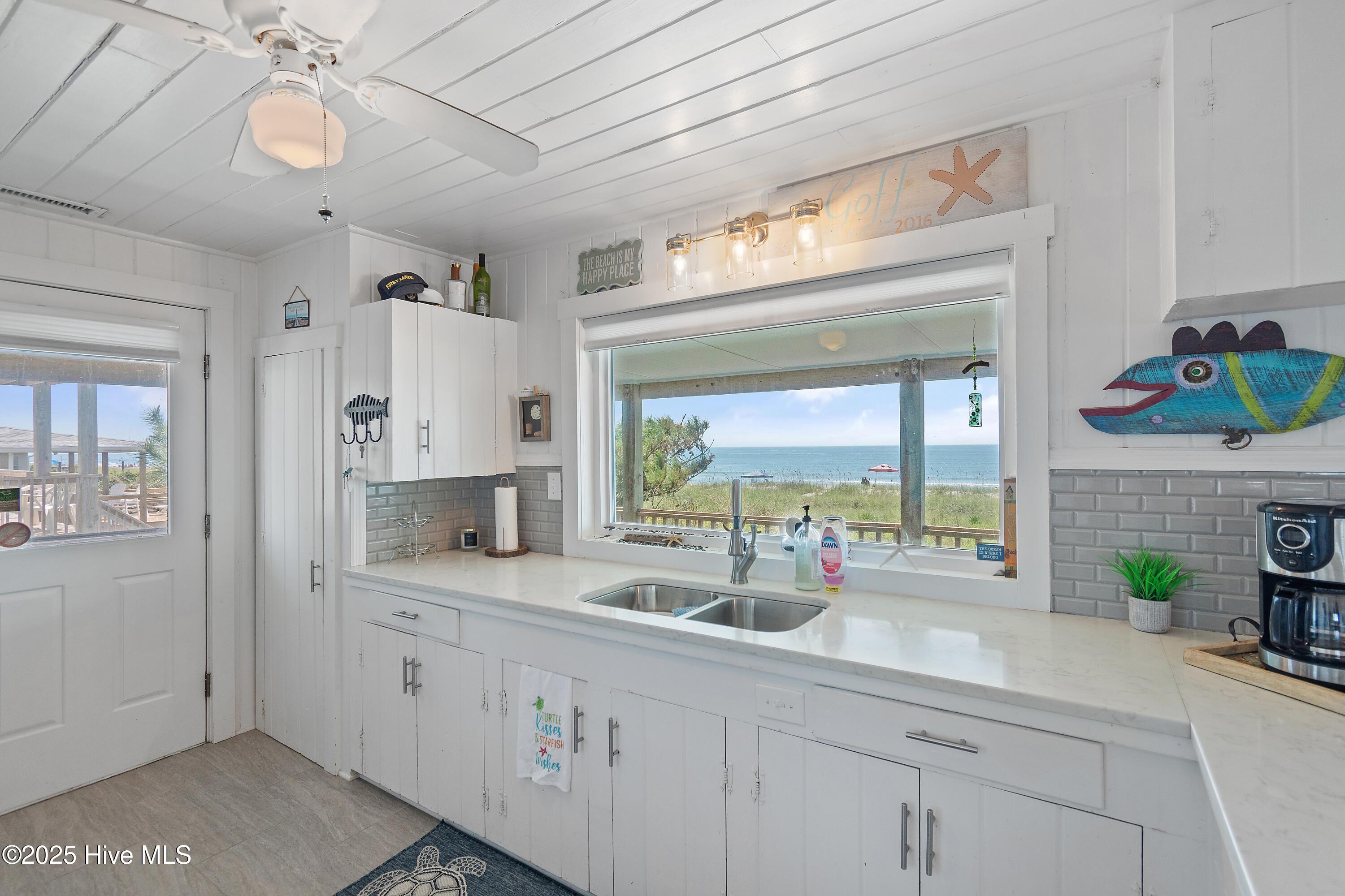 925 Ocean Boulevard W