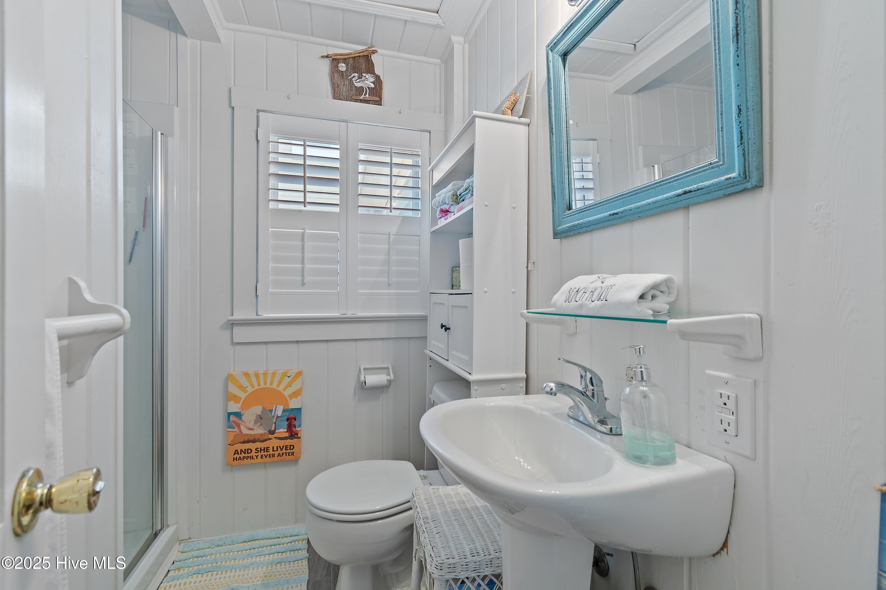 925 Ocean Boulevard W