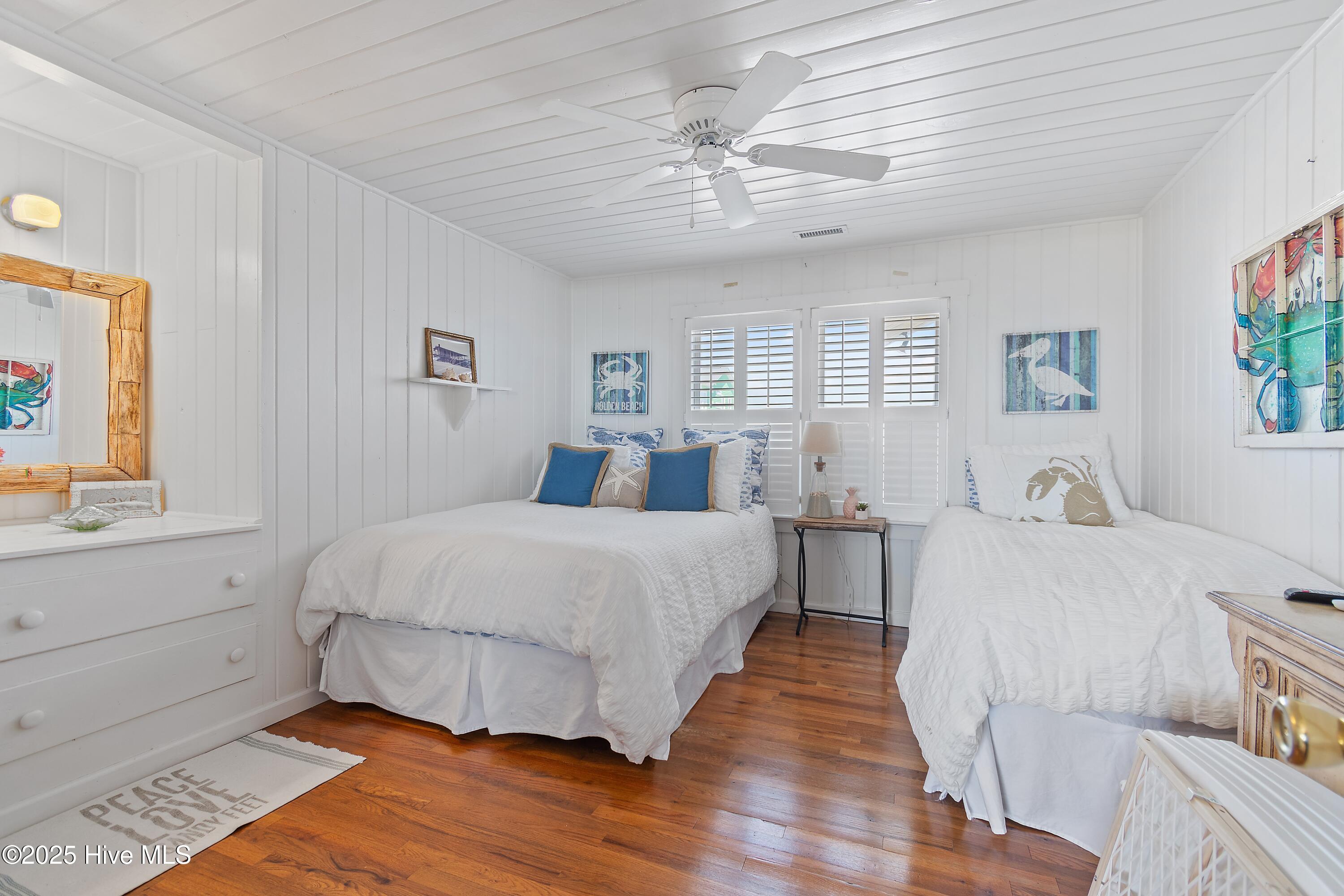 925 Ocean Boulevard W