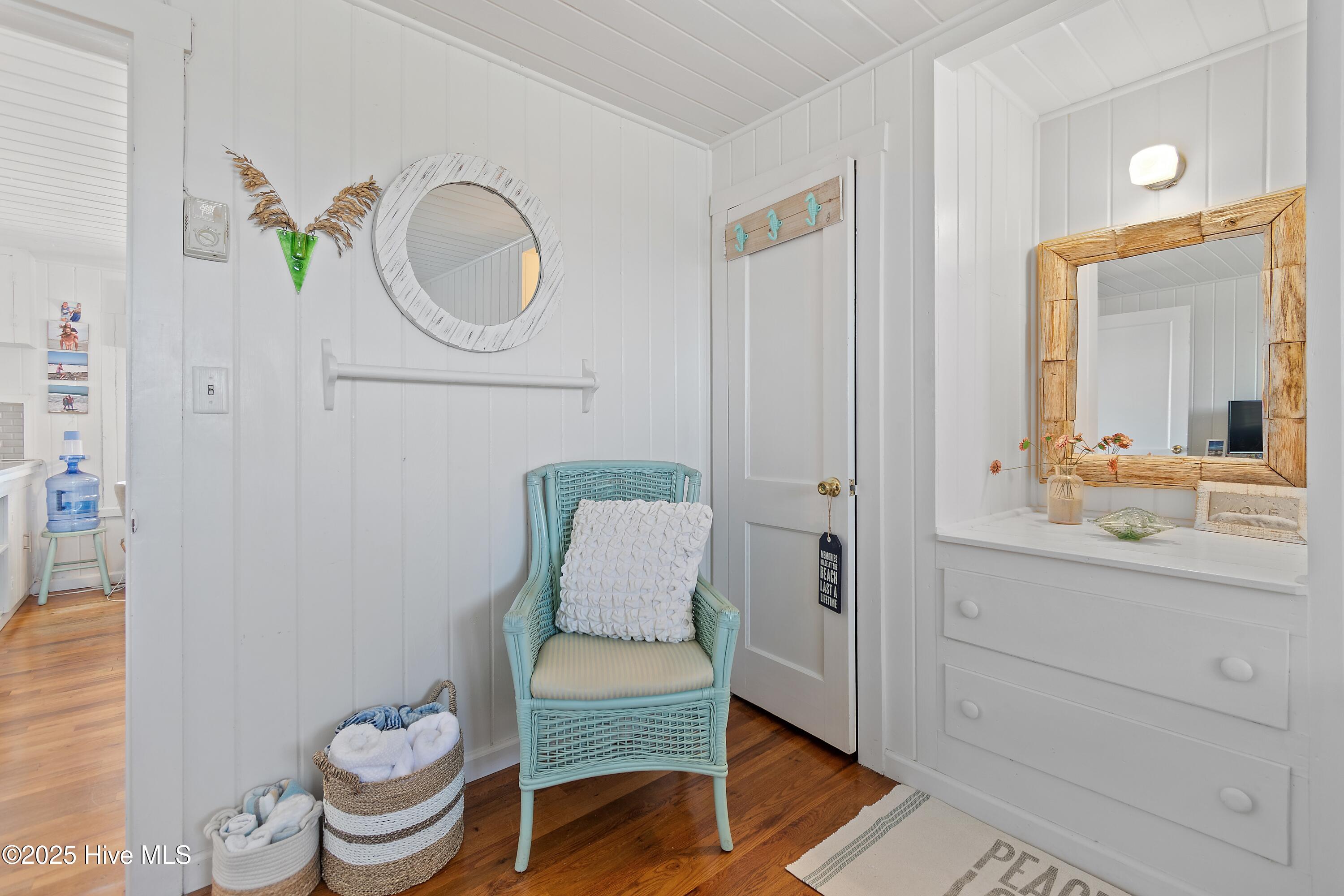 925 Ocean Boulevard W