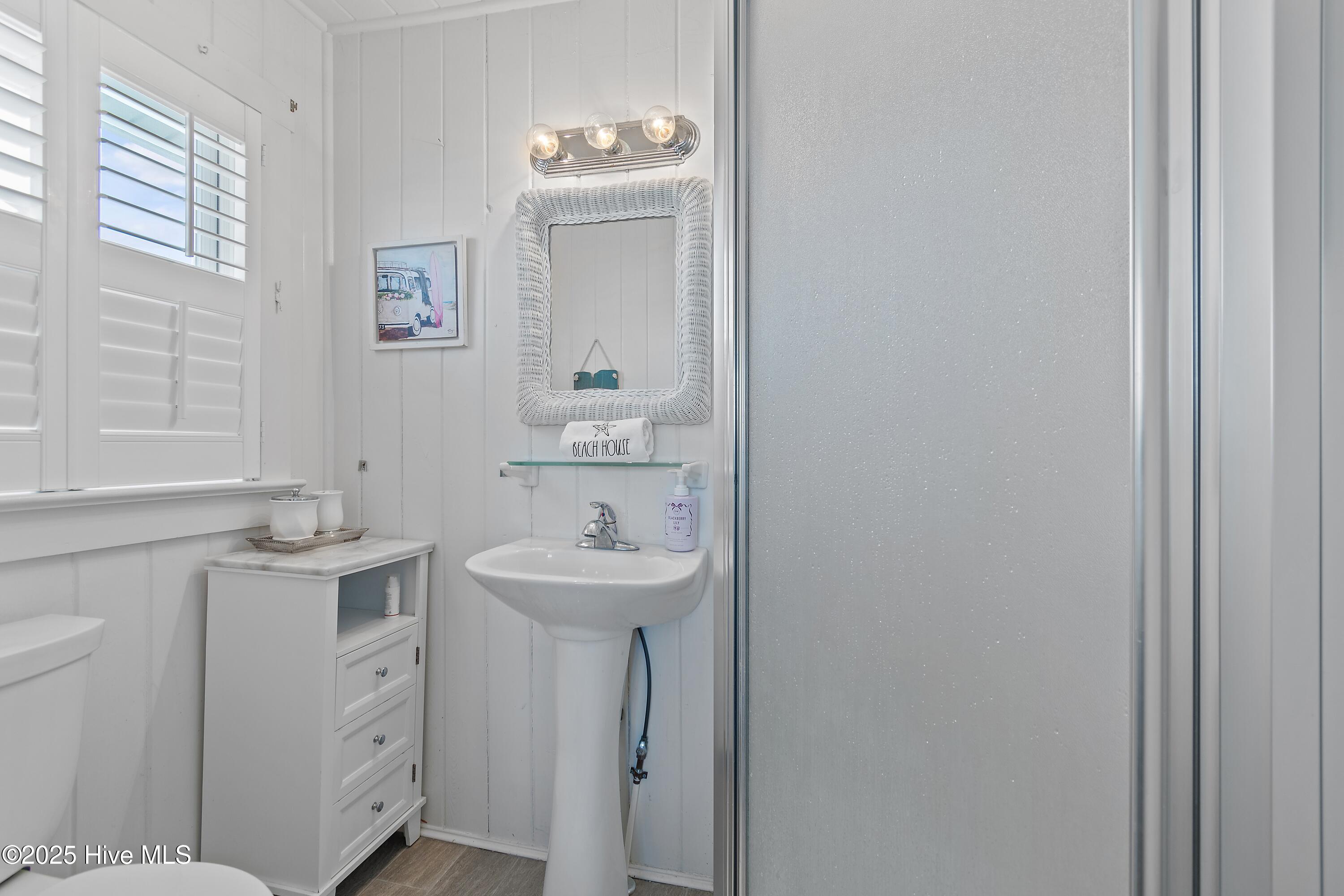 925 Ocean Boulevard W