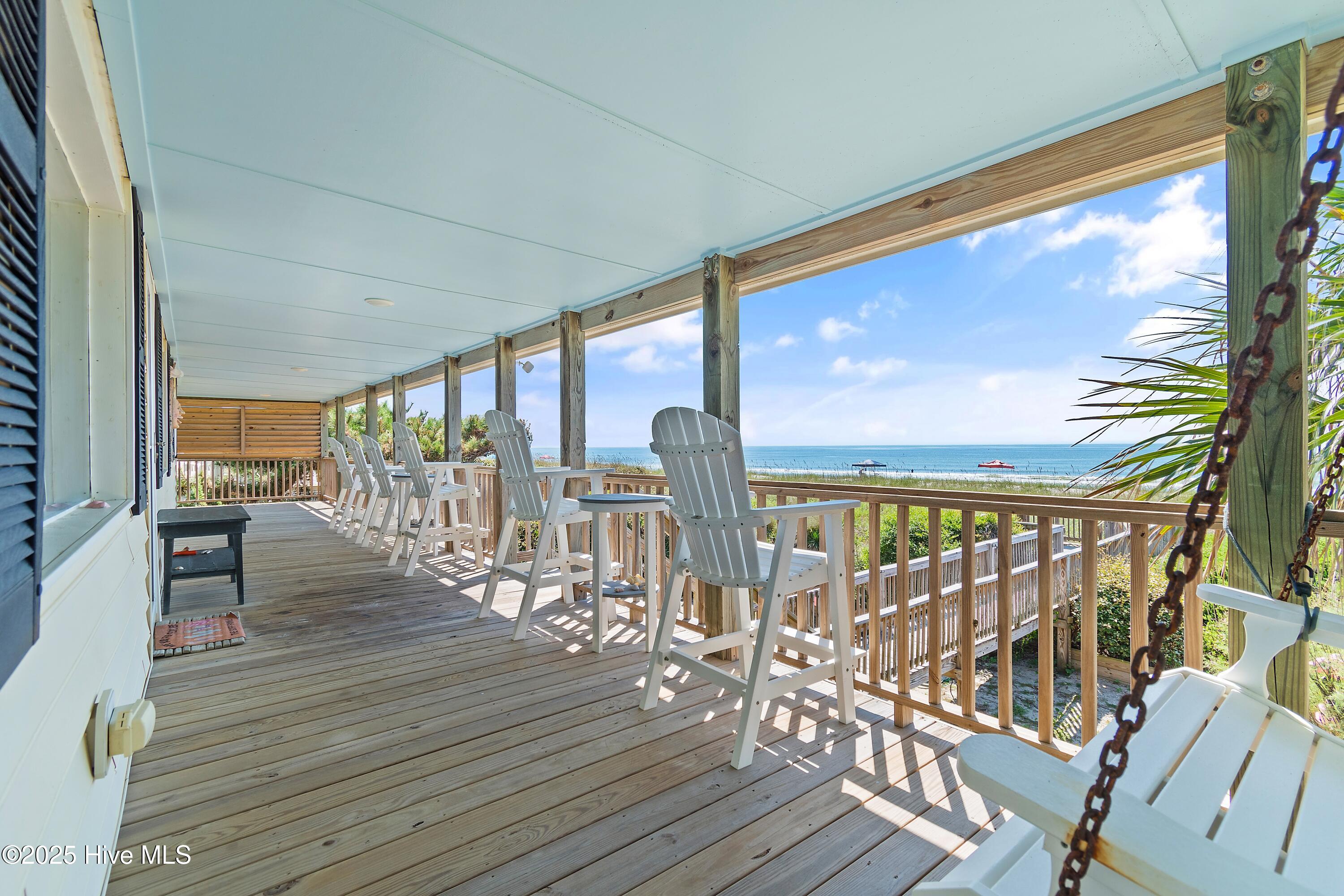 925 Ocean Boulevard W