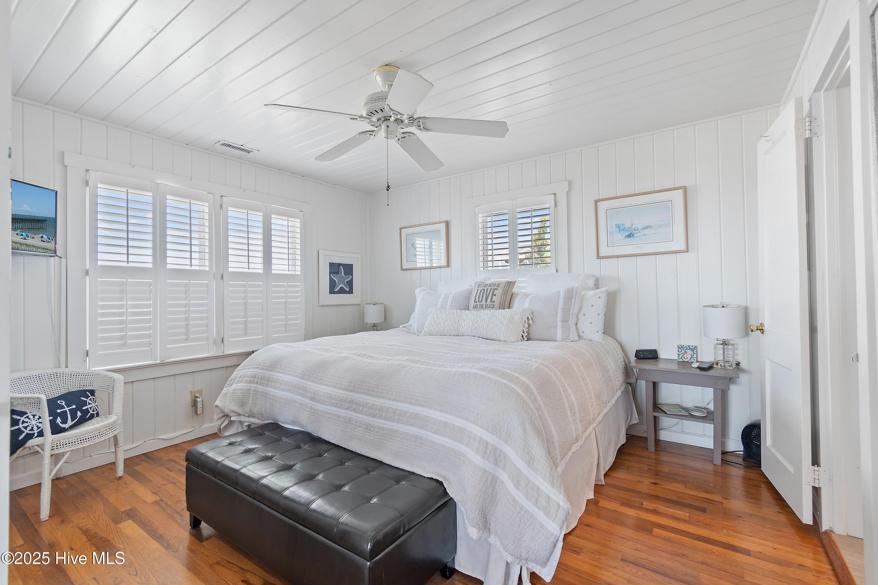 925 Ocean Boulevard W