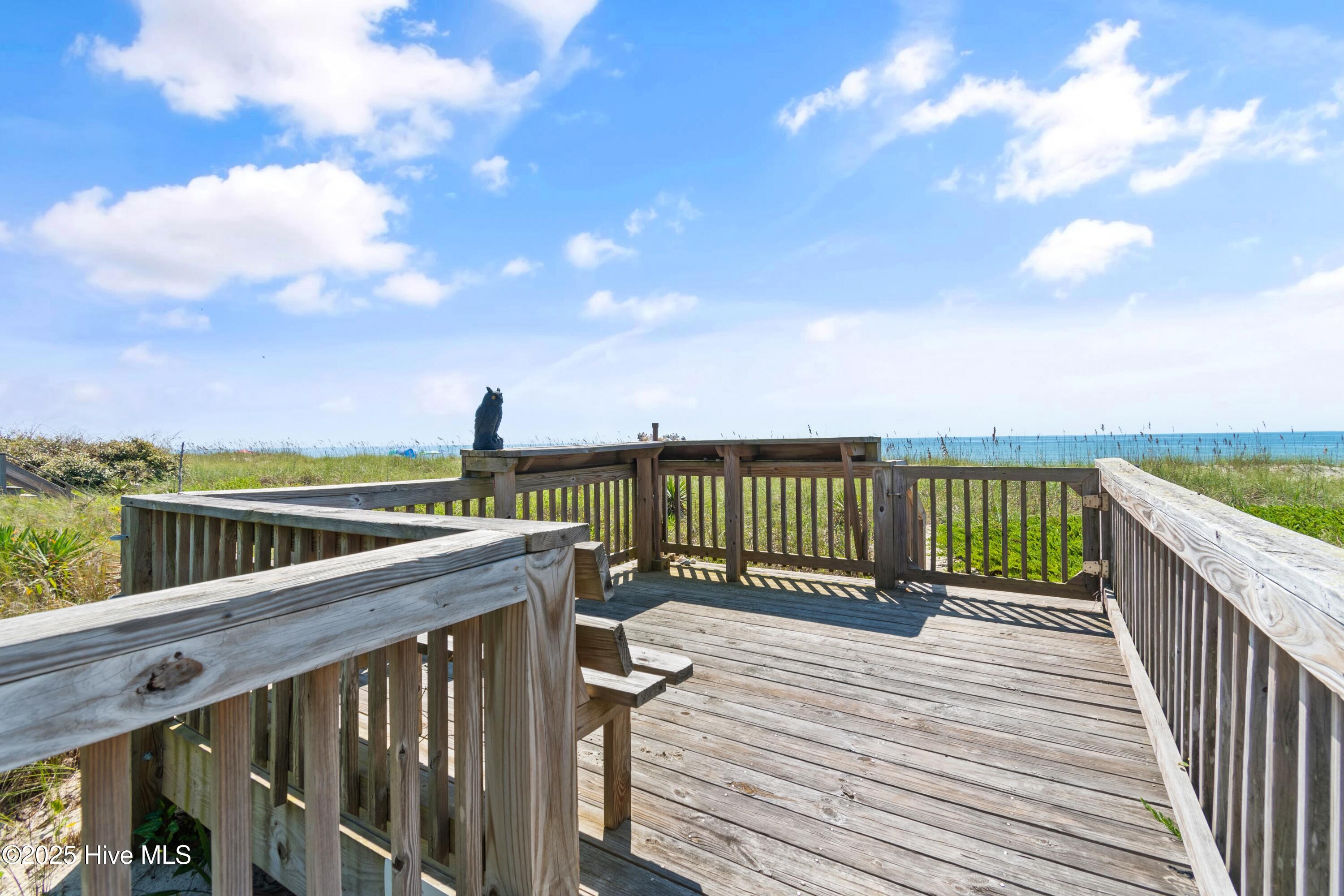 925 Ocean Boulevard W